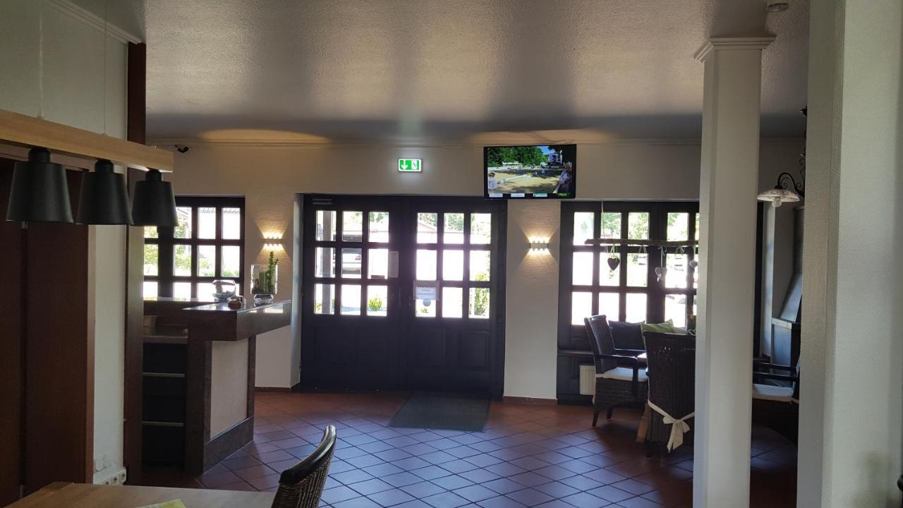 Landhotel Linden Am Venekotensee Niederkrüchten Exteriör bild