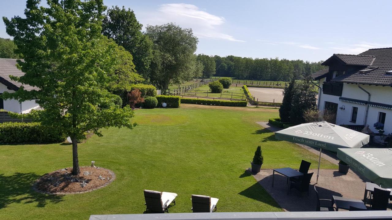 Landhotel Linden Am Venekotensee Niederkrüchten Exteriör bild