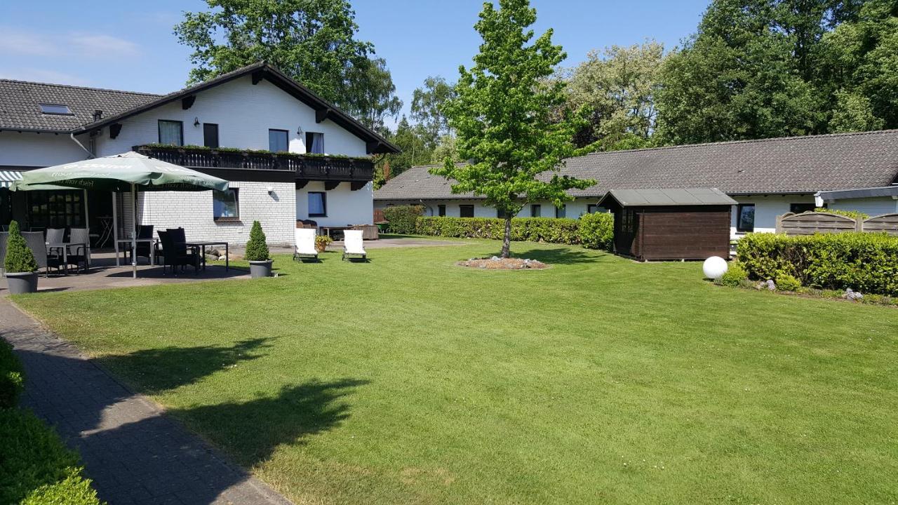 Landhotel Linden Am Venekotensee Niederkrüchten Exteriör bild
