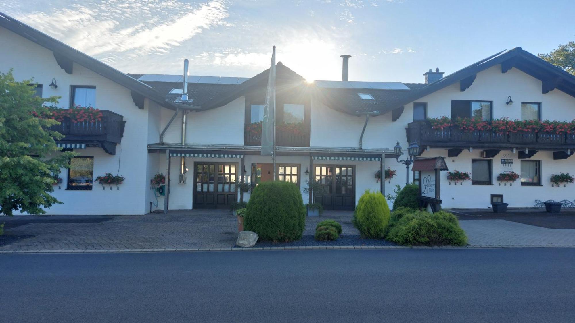 Landhotel Linden Am Venekotensee Niederkrüchten Exteriör bild