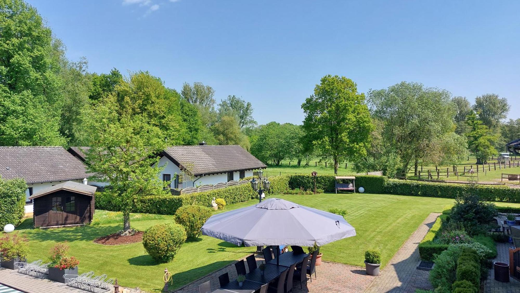 Landhotel Linden Am Venekotensee Niederkrüchten Exteriör bild